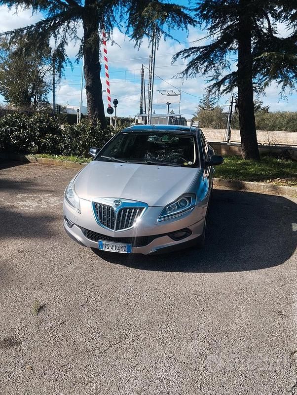 Usata Lancia Delta 120 CV (88 kW) 2008 Grigio Utilitaria