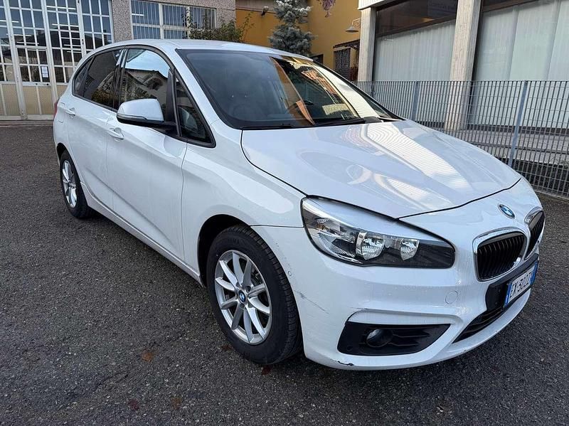 Usata BMW 220 Active Tourer Luxury Line 190 CV (139 kW) 2015 Bianco Monovolume