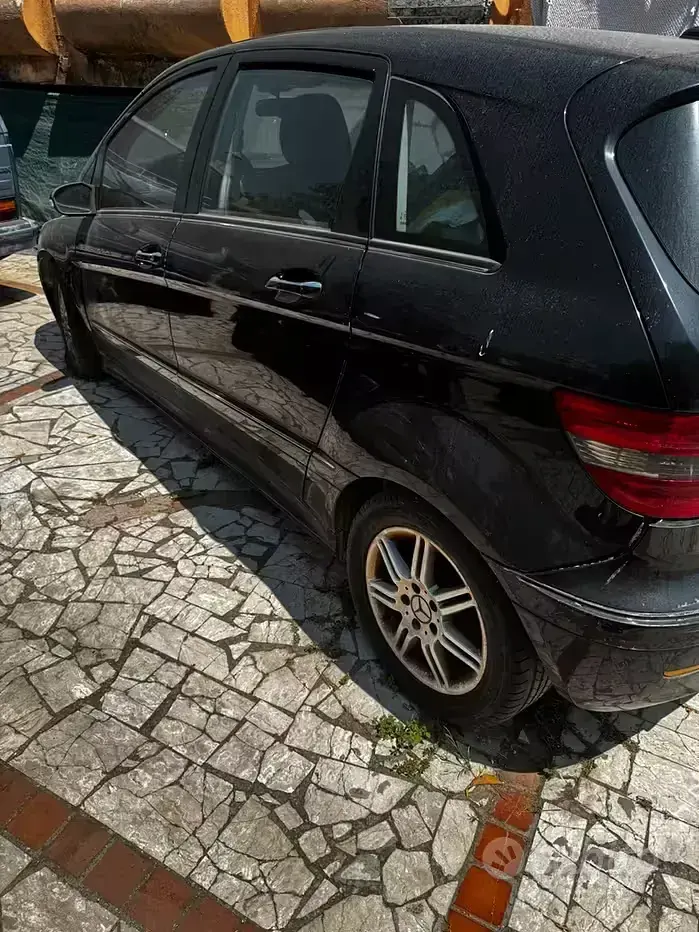 Usata Mercedes B180 2008 Nero Monovolume