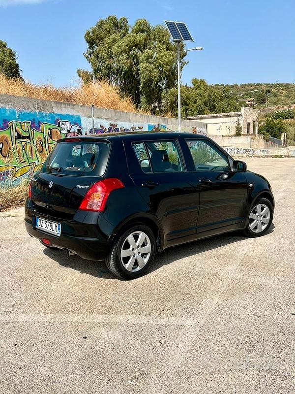 Usata Suzuki Swift 75 CV (55 kW) 2009 Nero Utilitaria