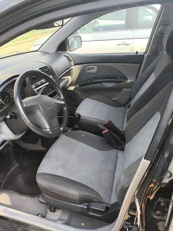 Usata Kia Picanto LX 60 CV (44 kW) 2006 Nero Utilitaria