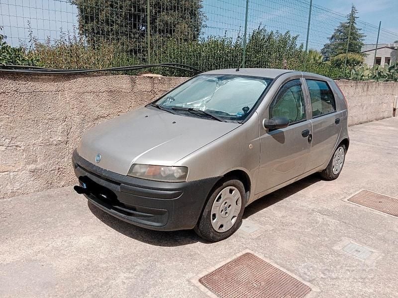 Usata Fiat Punto 95 CV (69 kW) 2006 Grigio Utilitaria