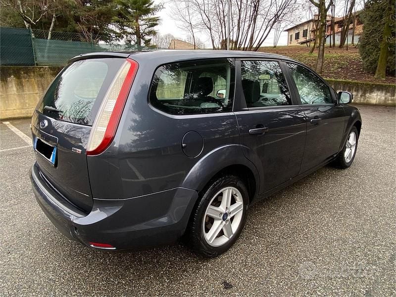 Usata Ford Focus 2008 Grigio Station wagon