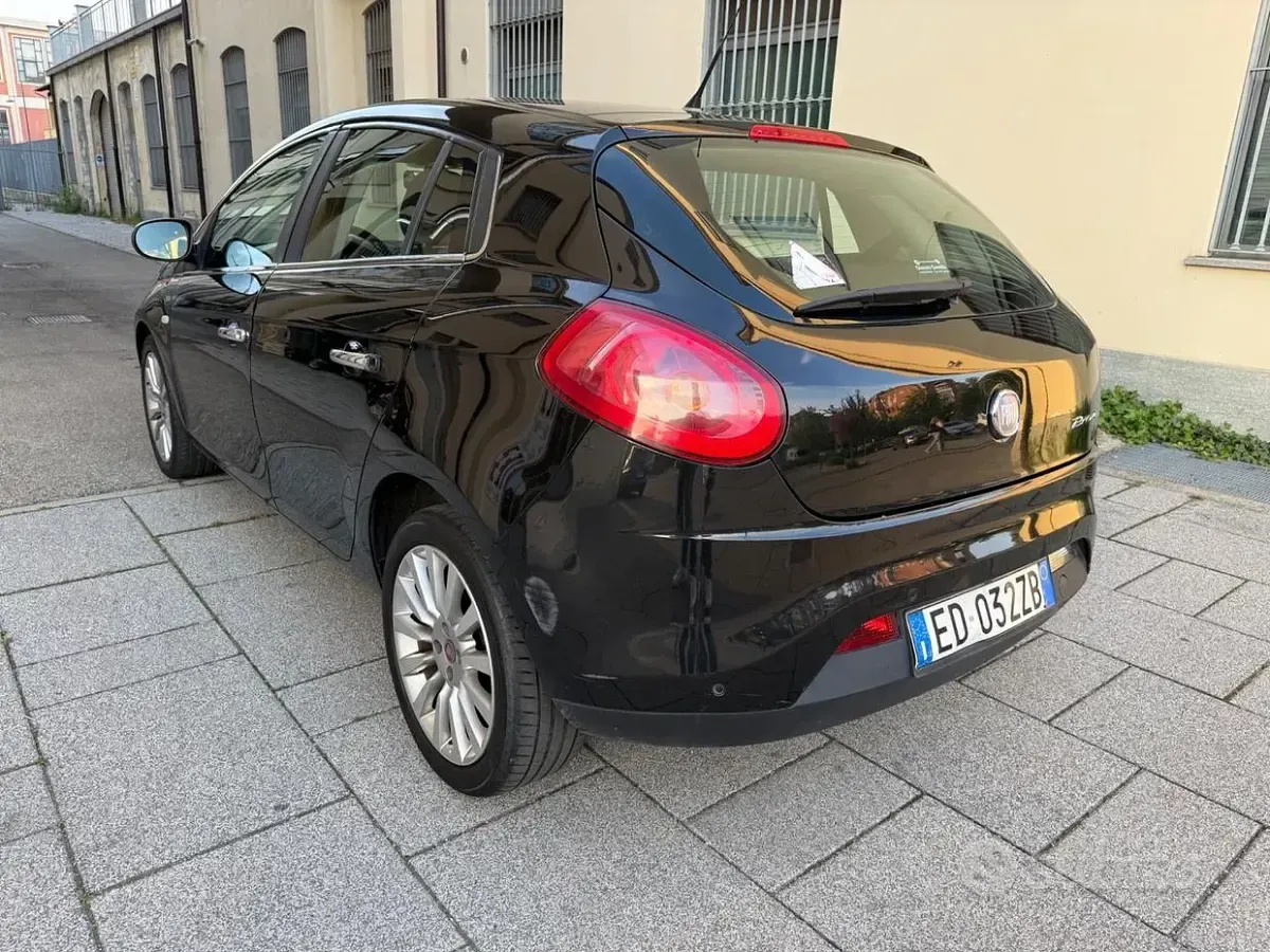 Usata Fiat Bravo Dynamic 120 CV (88 kW) 2010 Nero Utilitaria