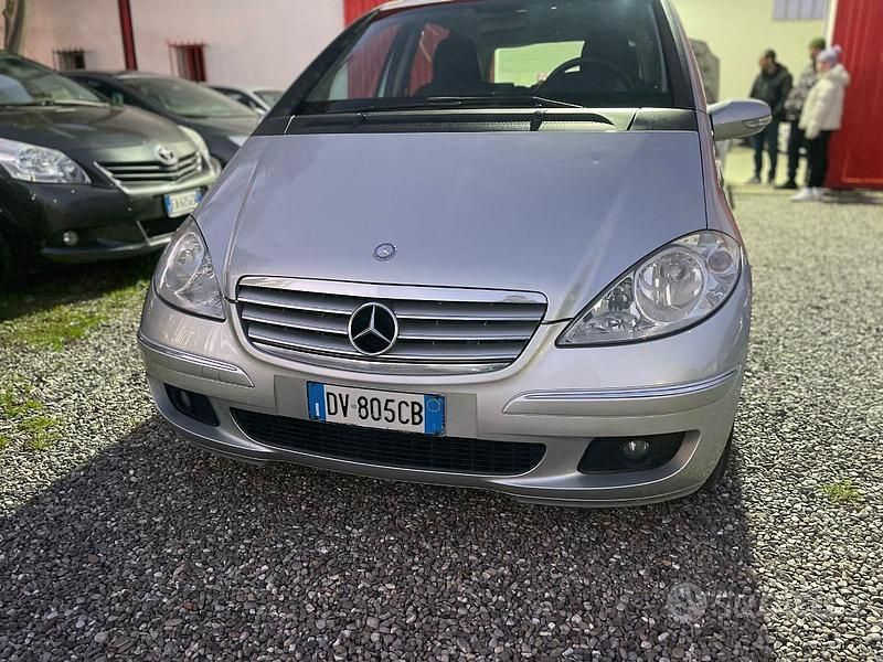 Usata Mercedes A180 Avantgarde 108 CV (79 kW) 2009 Grigio Berlina