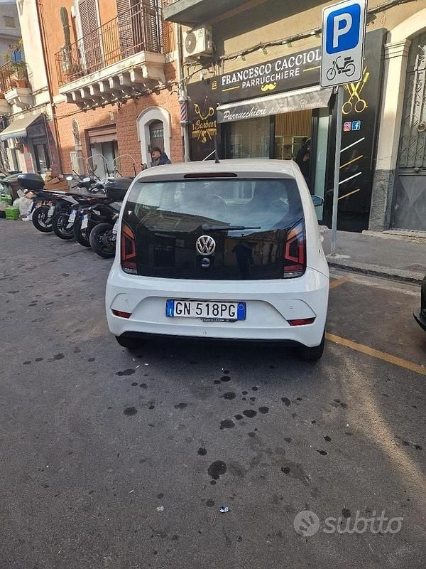 Usado VW up! 60 CV (44 kW) 2018 Blanco Utilitario