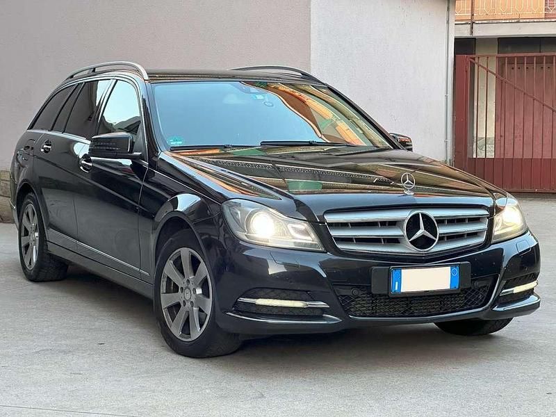 Usata Mercedes C180 Avantgarde 156 CV (114 kW) 2013 Nero Station wagon