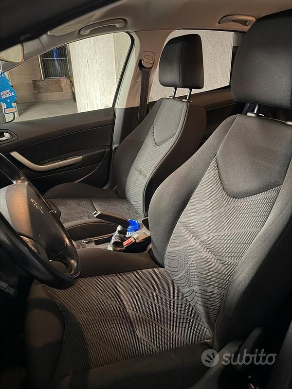 Usata Peugeot 308 93 CV (68 kW) 2012 Bianco Berlina