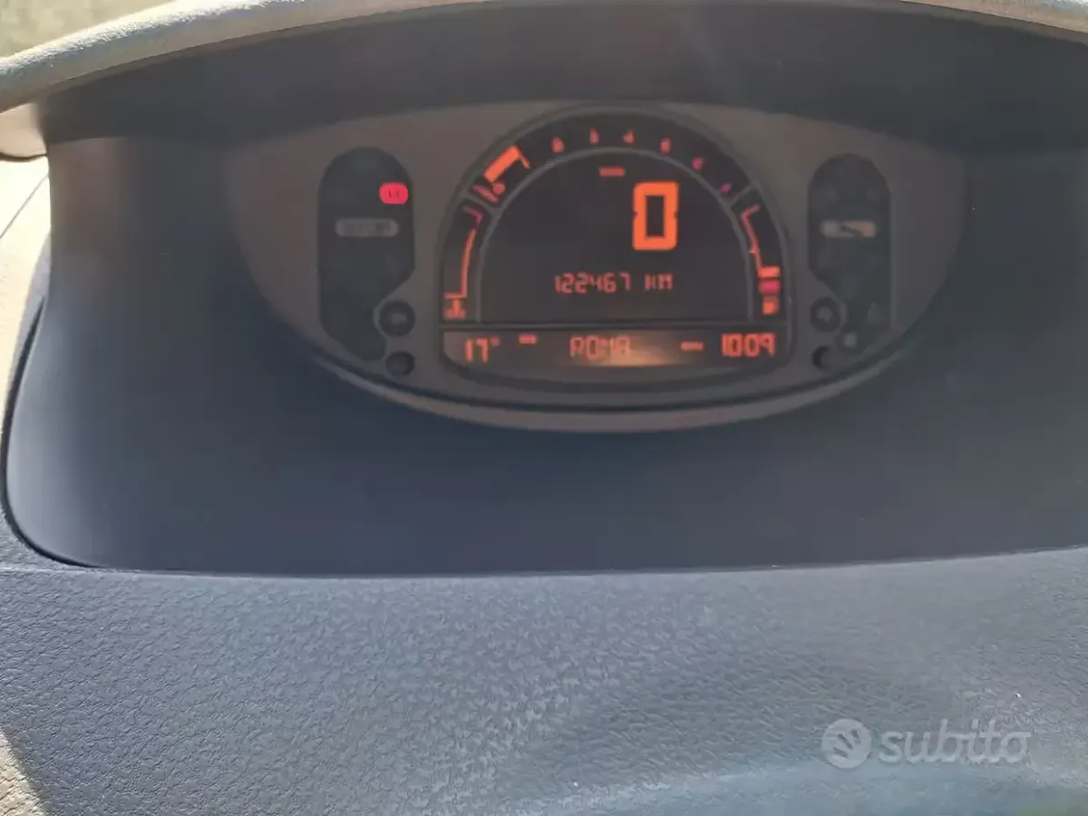 Usata Renault Modus 75 CV (55 kW) 2008 Grigio Monovolume
