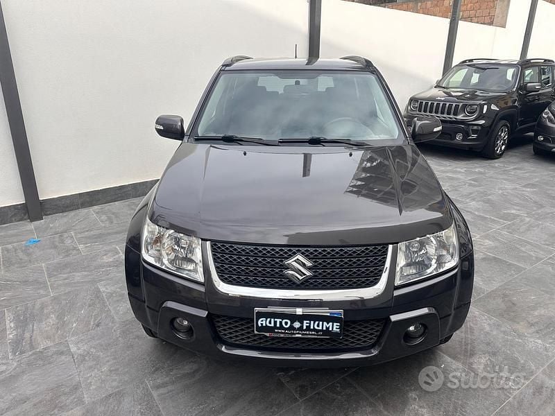 Usata Suzuki Grand Vitara 129 CV (94 kW) 2011 Grigio SUV
