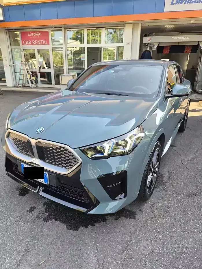 Usata BMW iX2 Efficient Dynamics 67 kW (92 CV) 2025 Verde SUV