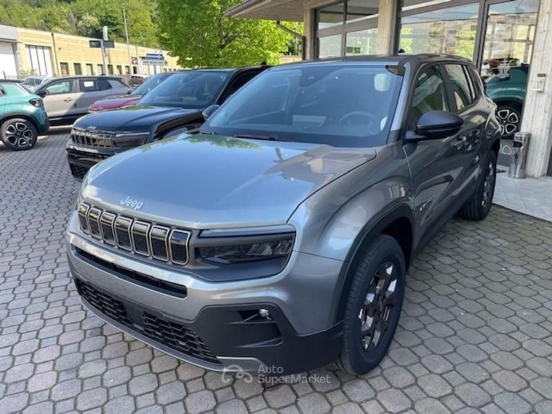 Nuova Jeep Avenger Longitude Plus 110 CV (80 kW) 2026 Beige SUV