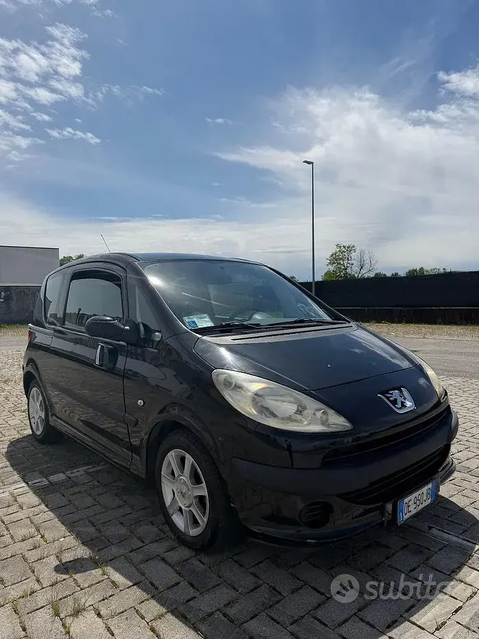Usata Peugeot 1007 68 CV (50 kW) 2007 Nero Monovolume