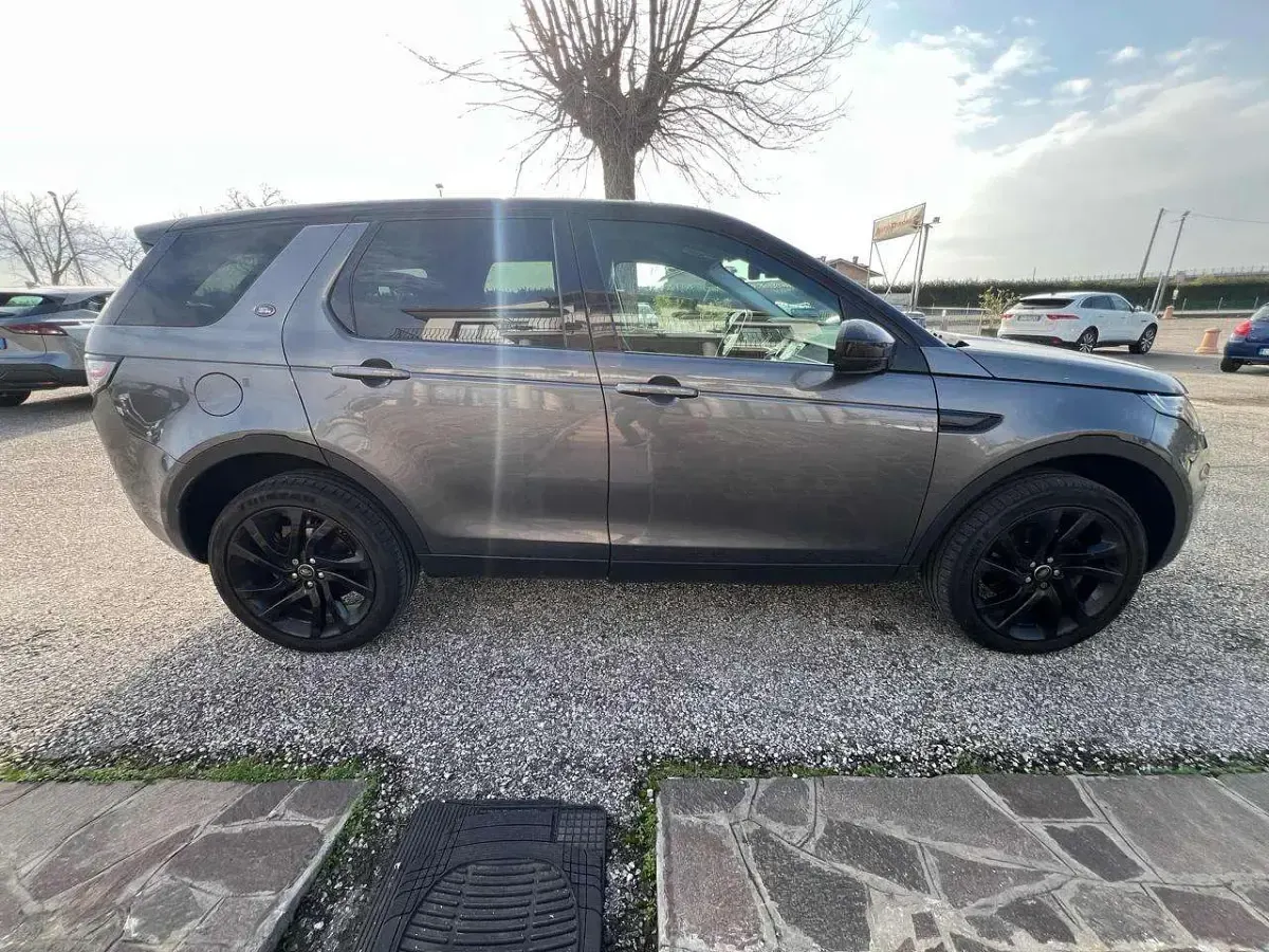 Usata Land Rover Discovery Sport HSE 180 CV (132 kW) 2016 Grigio scuro SUV
