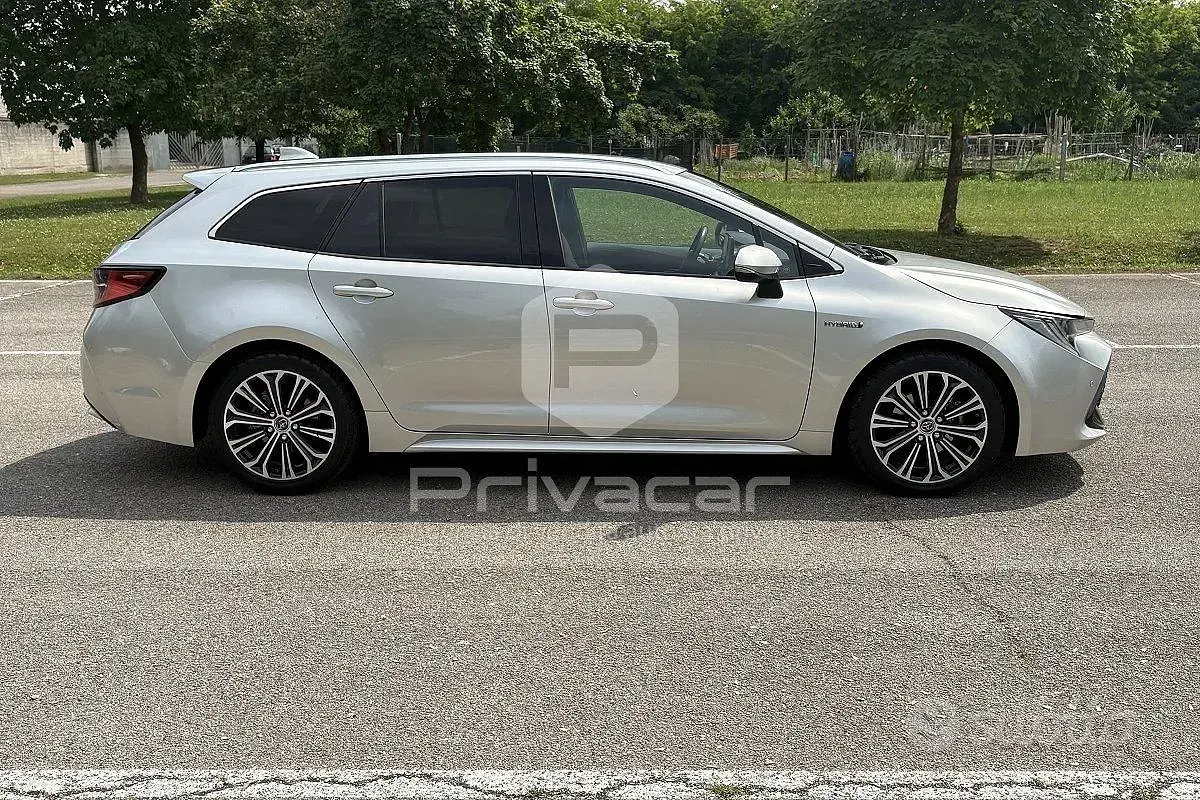 Usata Toyota Corolla Style 98 CV (72 kW) 2019 Grigio Station wagon