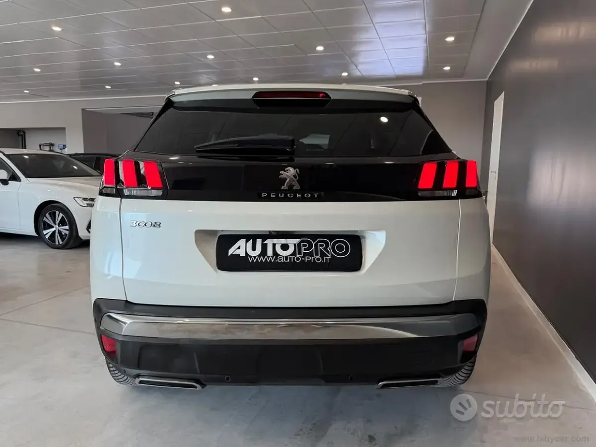 Usata Peugeot 3008 Allure 120 CV (88 kW) 2017 Bianco SUV