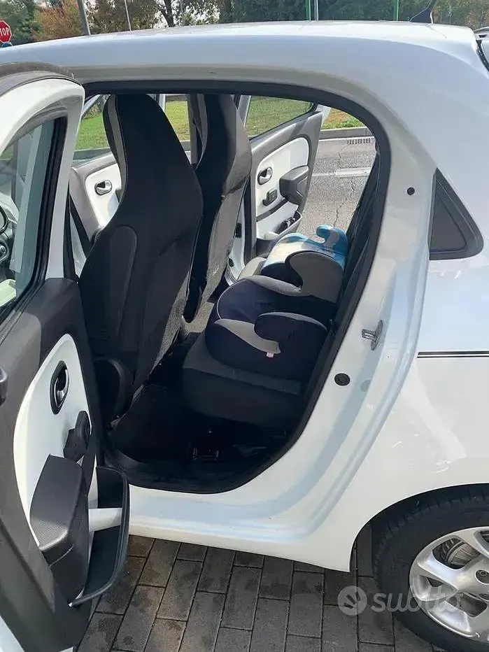 Usata Renault Twingo SE 69 CV (50 kW) 2015 Bianco Utilitaria