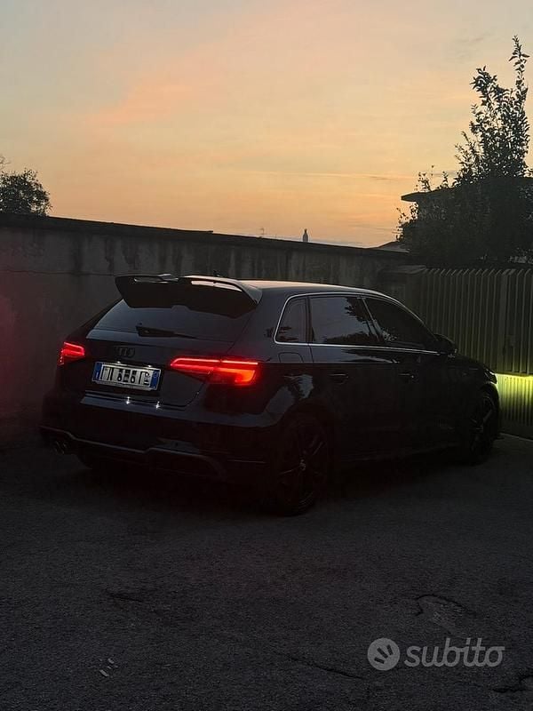 Usata Audi A3 S-Line 150 CV (110 kW) 2019 Blu Berlina
