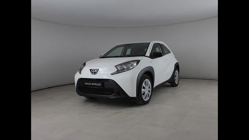 Usata Toyota Aygo X Active 72 CV (52 kW) 2025 Bianco SUV