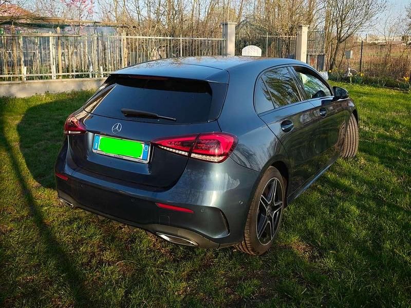 Usata Mercedes 180 AMG Line Premium 116 CV (85 kW) 2021 Blu/azzurro Berlina