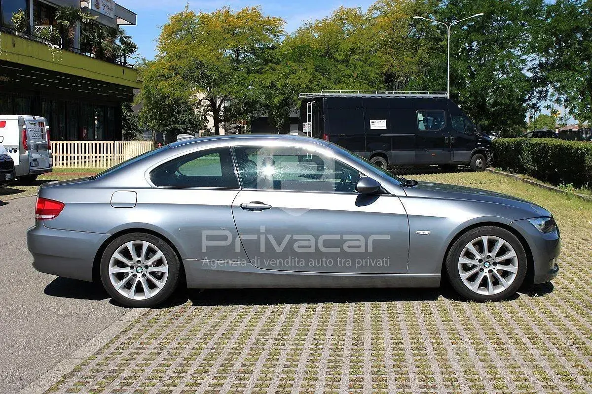 Usata BMW 325 Efficient Dynamics 218 CV (160 kW) 2006 Grigio Coupé