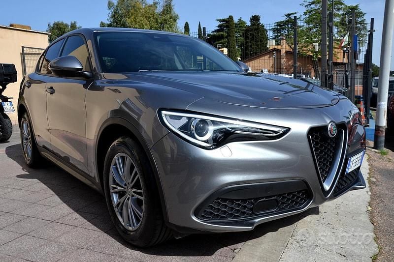 Usata Alfa Romeo Stelvio 190 CV (139 kW) 2021 Grigio SUV