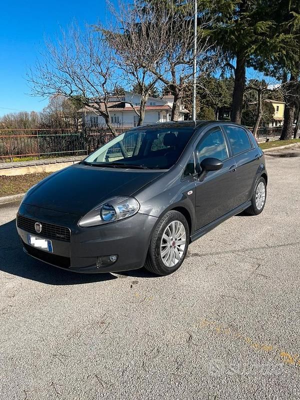 Usata Fiat Grande Punto 90 CV (66 kW) 2008 Utilitaria