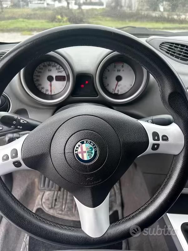 Usata Alfa Romeo 156 140 CV (102 kW) 2004 Nero Berlina