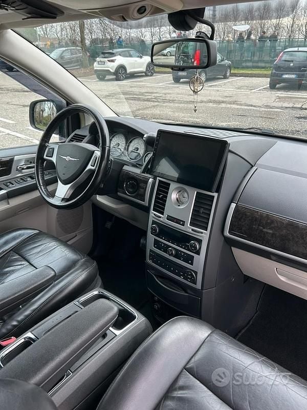 Usata Chrysler Grand Voyager Limited 163 CV (119 kW) 2011 Grigio Monovolume