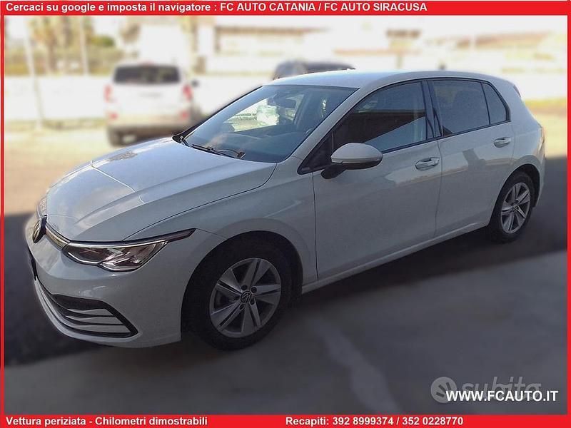 Bianco Usata 2021 VW Golf VIII Style Tre volumi | 17.900 € (Ottimo prezzo) - Immagine 1/4