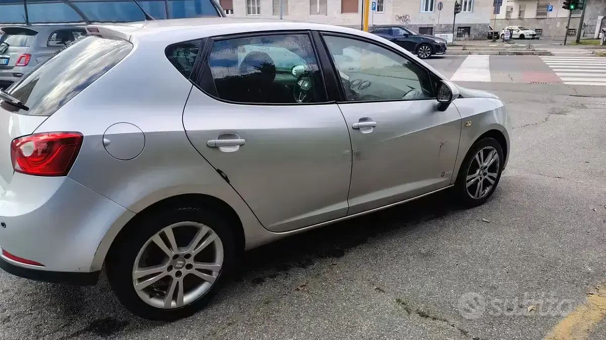 Usata Seat Ibiza 69 CV (50 kW) 2011 Grigio Berlina