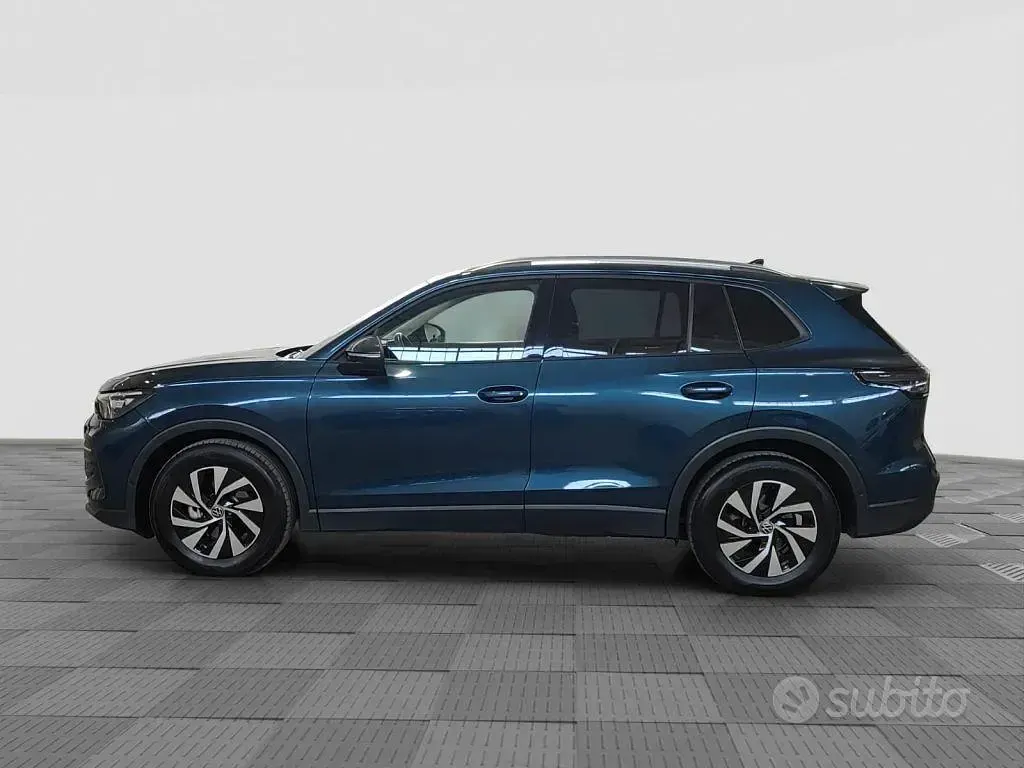 Usata VW Tiguan Edition 131 CV (96 kW) 2024 Night shade blue SUV