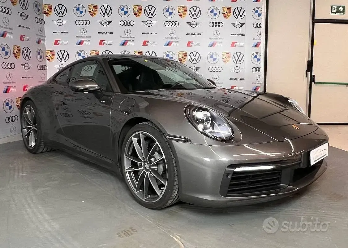 Usata Porsche 911 Carrera 4 385 CV (283 kW) 2021 Grigio Coupé