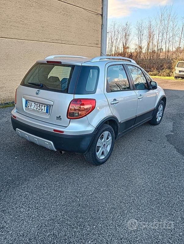 Usata Fiat Sedici Emotion 120 CV (88 kW) 2008 Grigio SUV