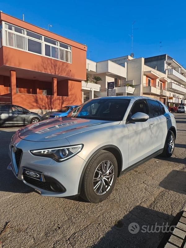 Usata Alfa Romeo Stelvio 160 CV (117 kW) 2021 Grigio SUV