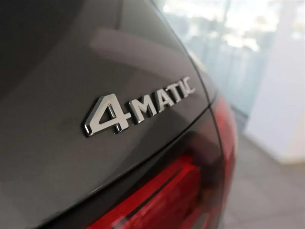 Usata Mercedes GLC220 AMG Line Premium Plus 197 CV (144 kW) 2023 Grigio / gray SUV