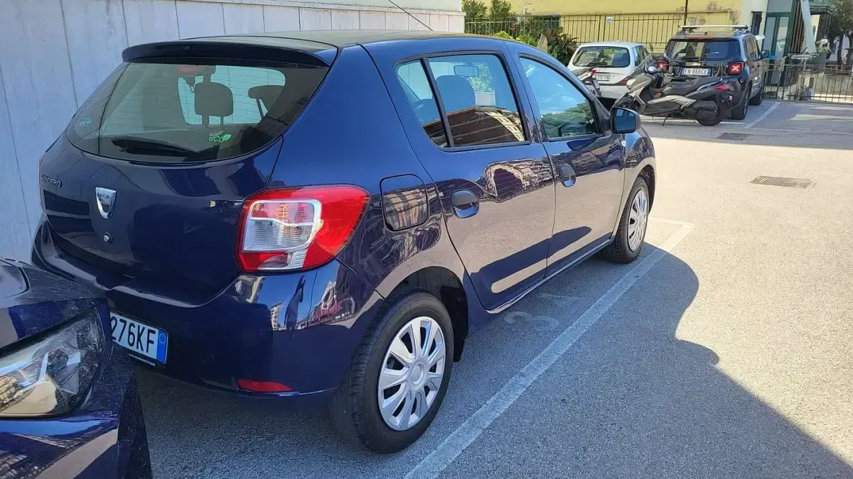 Usata Dacia Sandero Ambiance 75 CV (55 kW) 2014 Berlina