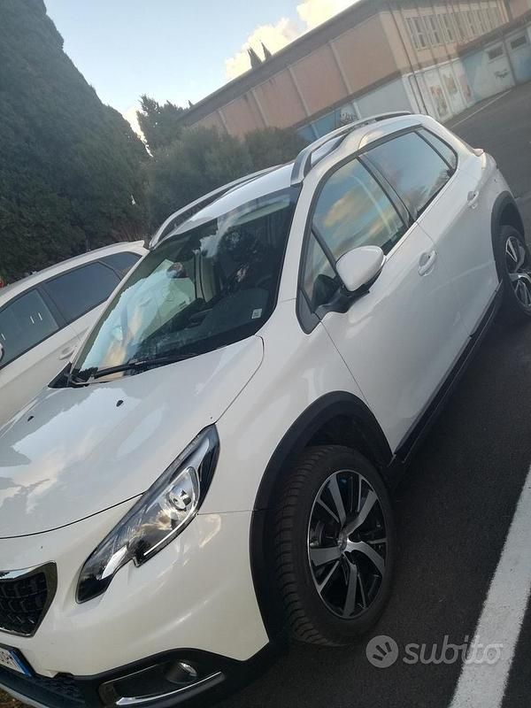 Bianco Usata 2019 Peugeot 2008 SUV | 9500 € (Super prezzo) - Immagine 1/4