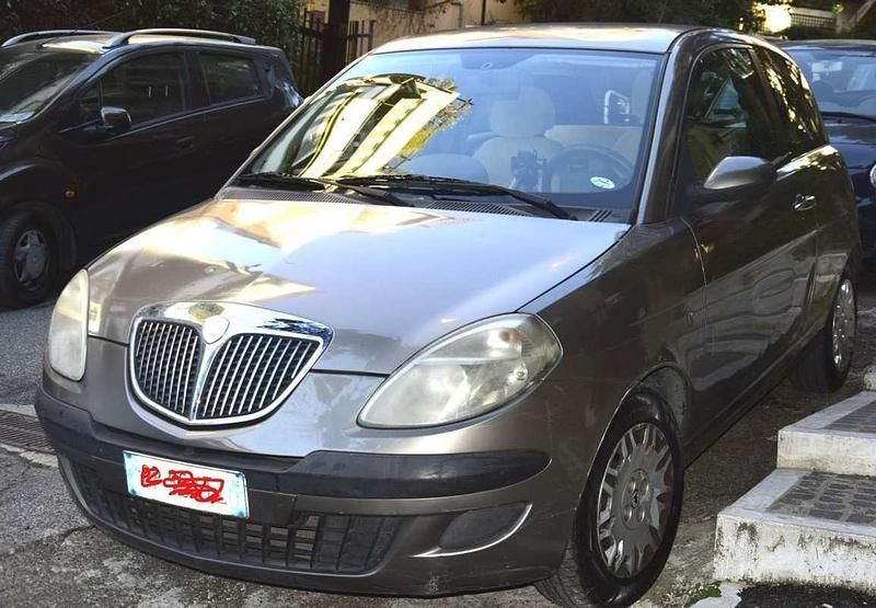 Usata Lancia Ypsilon 60 CV (44 kW) 2004 Bronzo Utilitaria