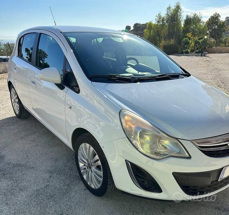Usata Opel Corsa 86 CV (63 kW) 2013 Bianco Utilitaria
