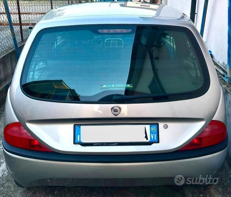 Grigio Usata 1999 Lancia Ypsilon Due volumi | 2000 € (Buon prezzo) - Immagine 1/4
