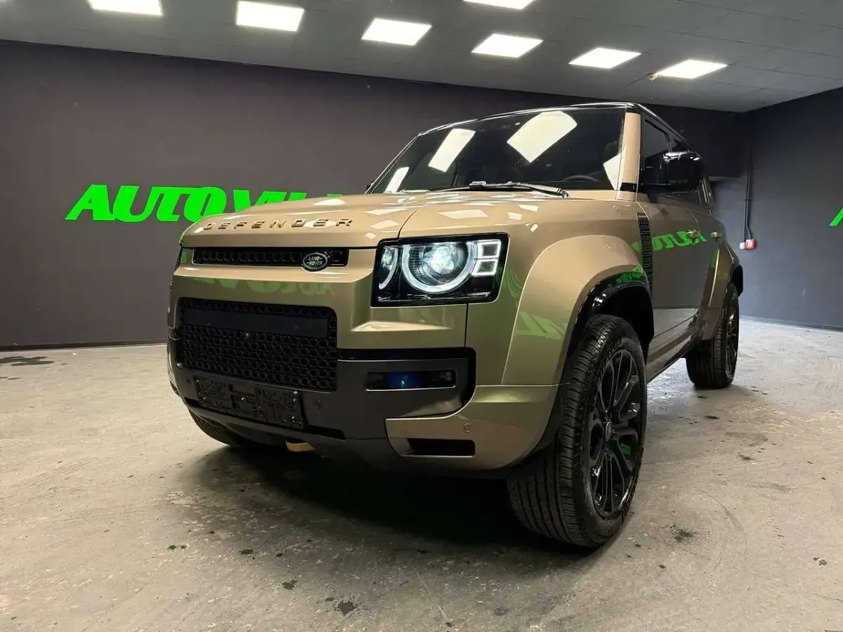 Usata Land Rover Defender 635 CV (467 kW) 2026 Bronzo SUV