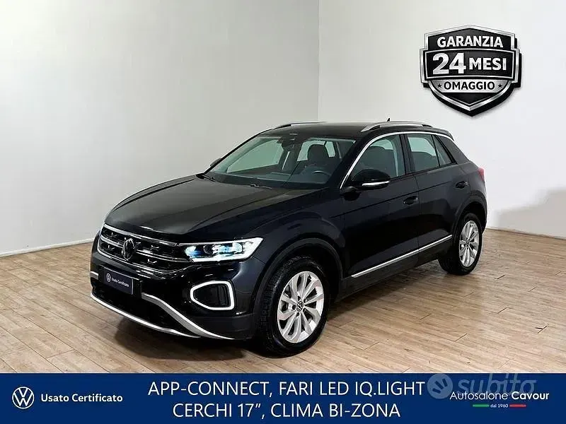 Usata VW T-Roc Style 116 CV (85 kW) 2025 Deep black SUV