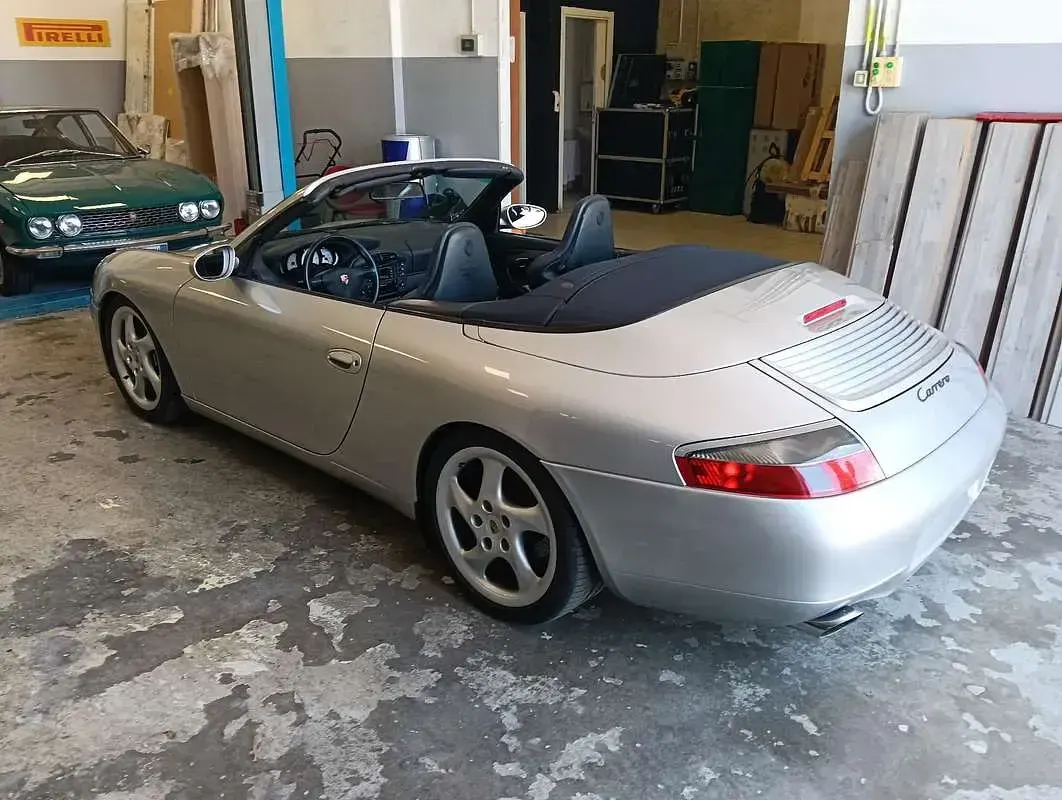 Usata Porsche 911 Carrera Cabriolet 300 CV (220 kW) 1999 Cabrio