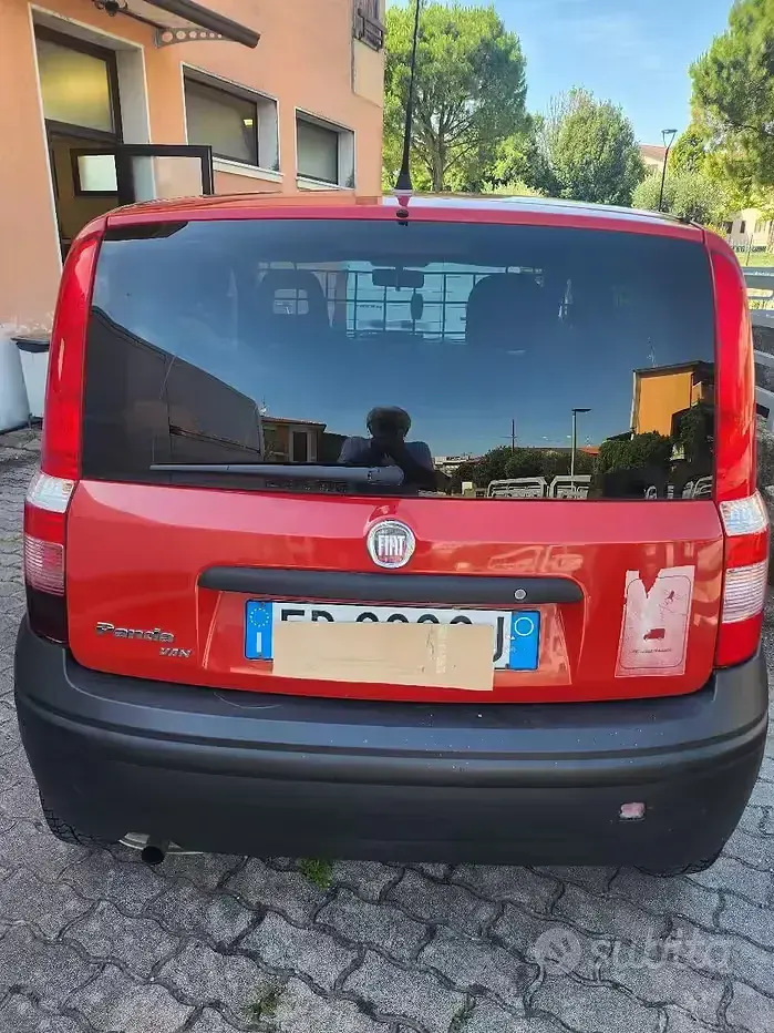 Usata Fiat Panda 75 CV (55 kW) 2010 Rosso Utilitaria
