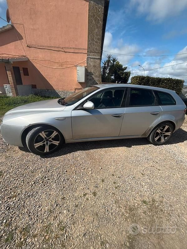Usata Alfa Romeo 159 150 CV (110 kW) 2006 Grigio Station wagon