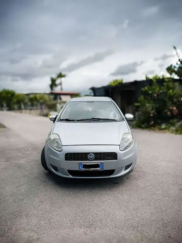Usata Fiat Grande Punto Dynamic 90 CV (66 kW) 2009 Utilitaria