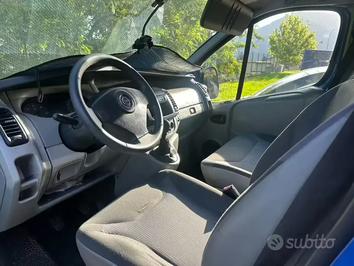 Usata Opel Vivaro 120 CV (88 kW) 2007 Monovolume