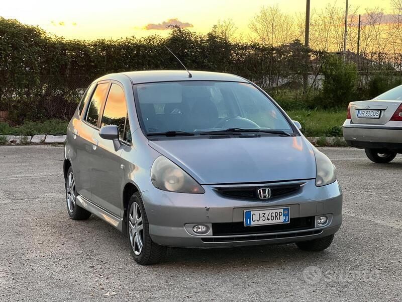 Usata 2004 Honda Jazz Due volumi | 1000 € (Super prezzo) - Immagine 1/4