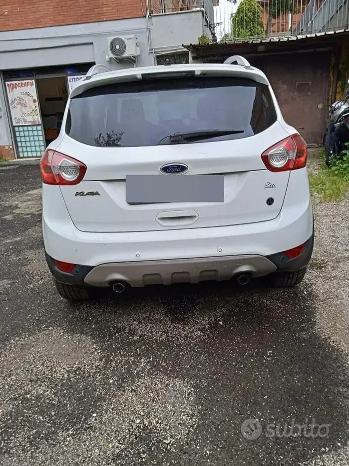Usata Ford Kuga 140 CV (102 kW) 2011 Bianco SUV